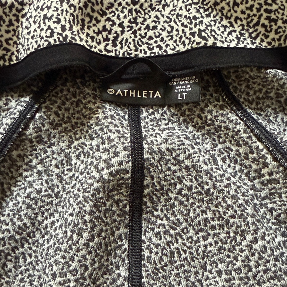 Athleta Salutation jacquard black and white athletic soft jacket with pockets - Picture 3 of 12
